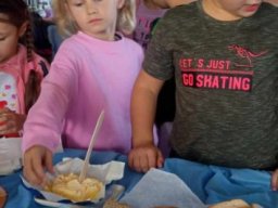 b_1024_768_0_00_images_2023_2024_Swietlica_Dzien_chleba_394684245_792096132718337_8870971825138704760_n